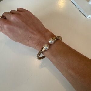 Elegant Gold and Pearl Cuff Bracelet